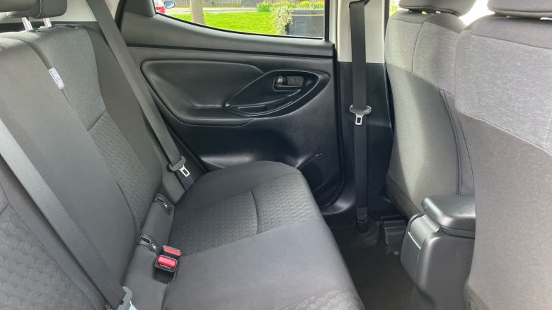 Toyota Yaris 1.5 Hybrid Design 5dr CVT Hybrid Hatchback